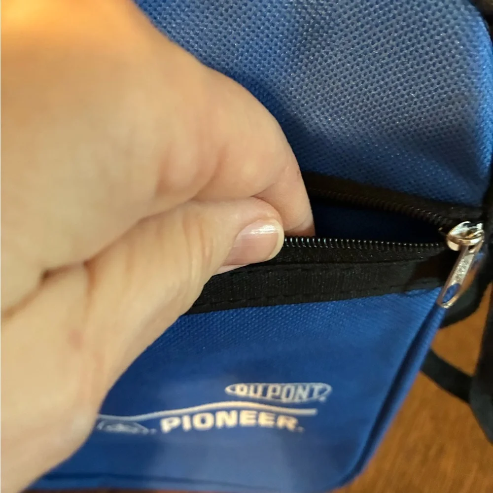 2 PIONEER document bags with 3 zippered compartments, like new